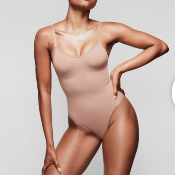 NEW SKIMS Sculpting Bodysuit w/ Snaps - Picture 5 of 5